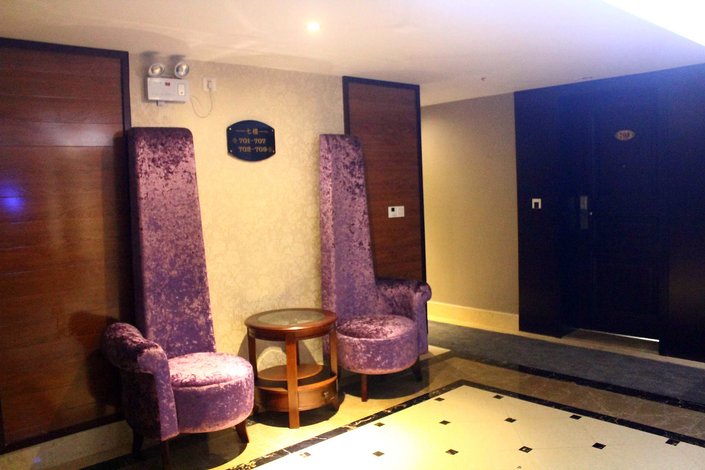 xbed希酒店(衡阳晶珠广场南华大学店)