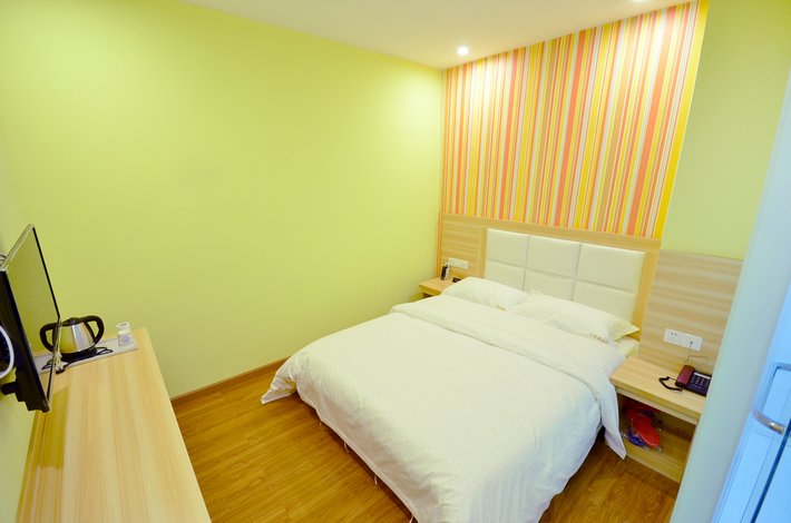 武汉77连锁酒店黄浦店