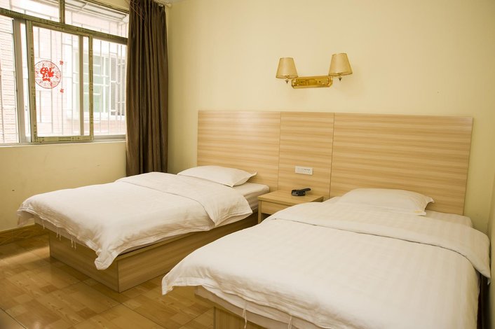 酒店 桂林酒店  桂林名轩快捷宾馆  小艺正在努力为您加载中.