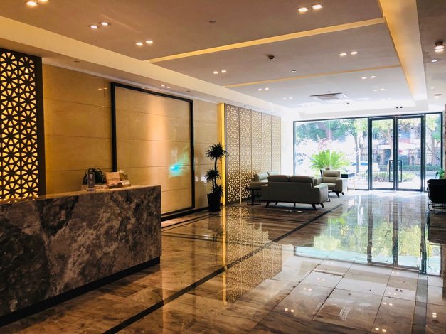 杨建华大酒店(上海花木店)