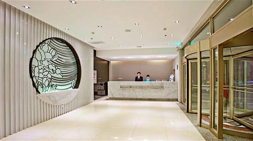 白玉兰酒店(哈尔滨火车站秋林博物馆地铁站店)