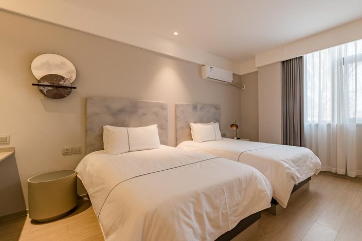 白玉兰酒店 (胶州广州南路店)