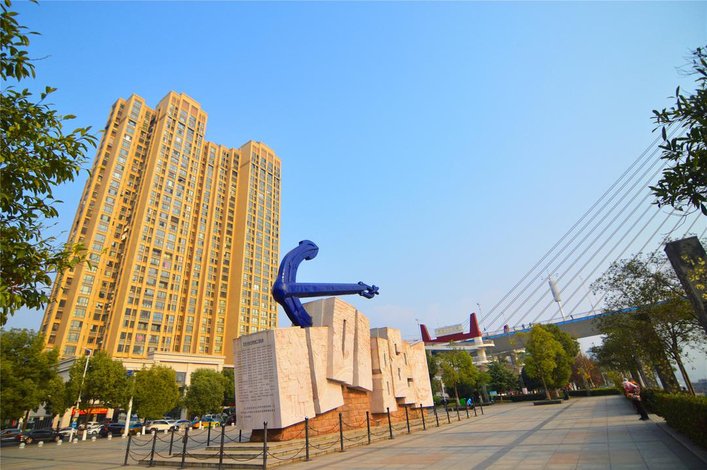 丽橙酒店·智(宜昌三峡游客中心滨江万达店)