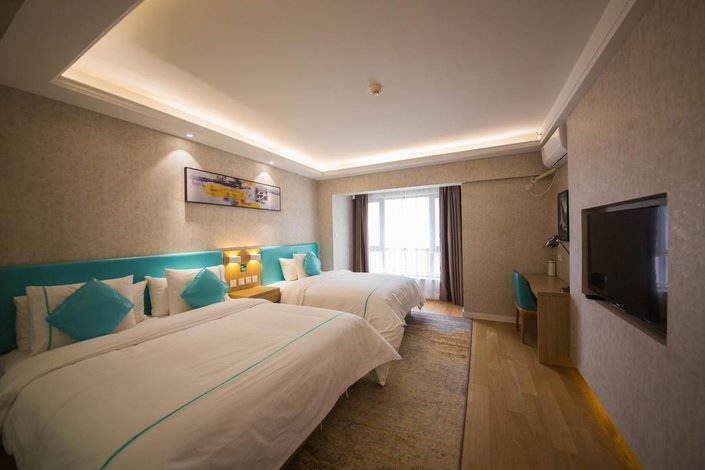 西港酒店(西安小寨大雁塔店)