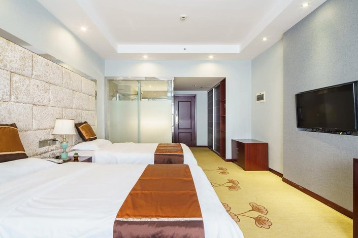 和美东路17号(万科魅力之城旁,地铁2号线成渝立交c出口,富丽东方正门