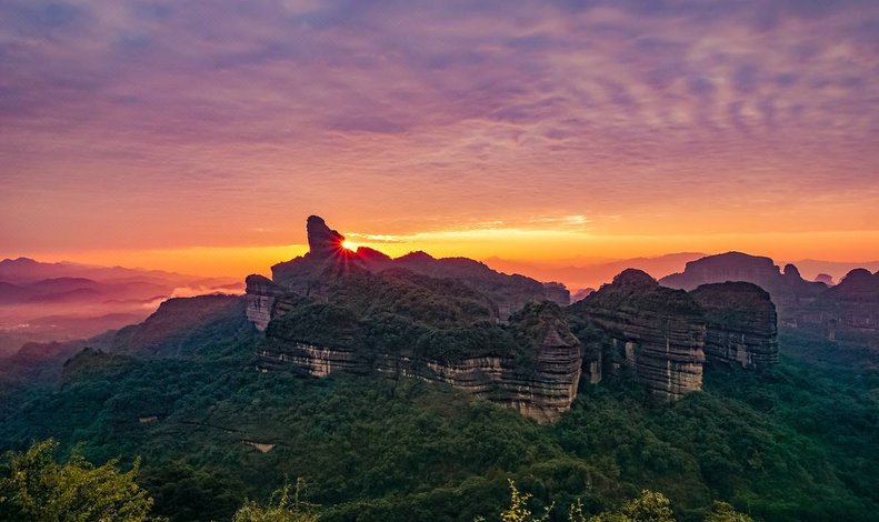 【丹霞山山上客栈】地址:丹霞山风景区青湖塘新村第三排d区96号 –