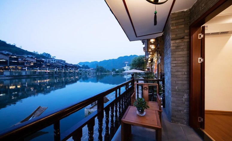 酒店 湘西土家族苗族自治州酒店  溪桥夜语江景民宿(凤凰大柳树店)