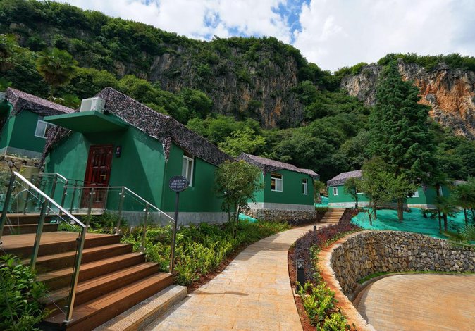 【弥勒可邑·帐篷度假酒店】地址:可邑小镇景区拓展运动区 – 艺龙