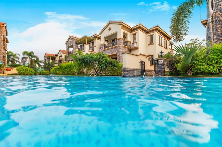 【新兴悦天下温泉酒店】地址:水台镇悦天下生态度假区内 – 艺龙旅行