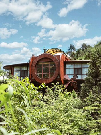 自由家树屋世界