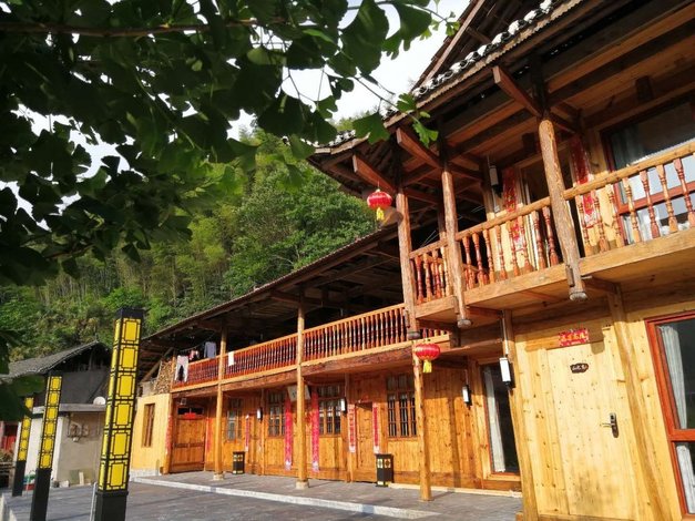 【安化六步鸿民宿】地址:六步溪自然保护区 – 艺龙旅行网