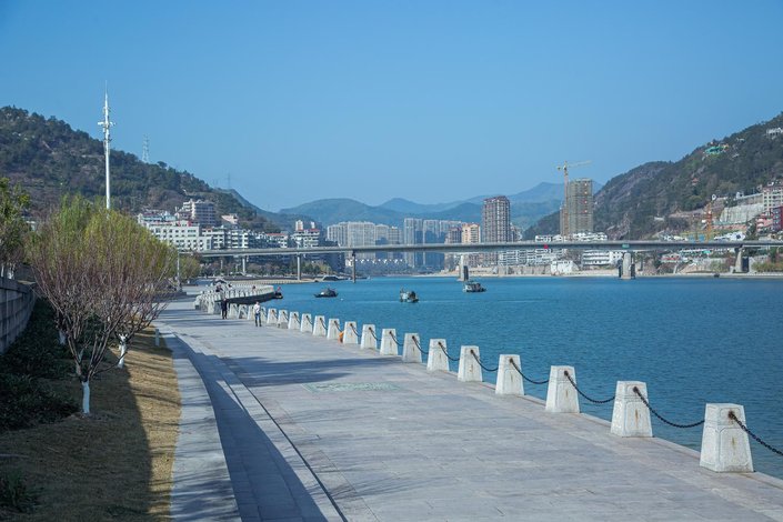 【青田爵士佳人酒店】地址:丽水青田县瓯南街道江南大道100号(近新欧