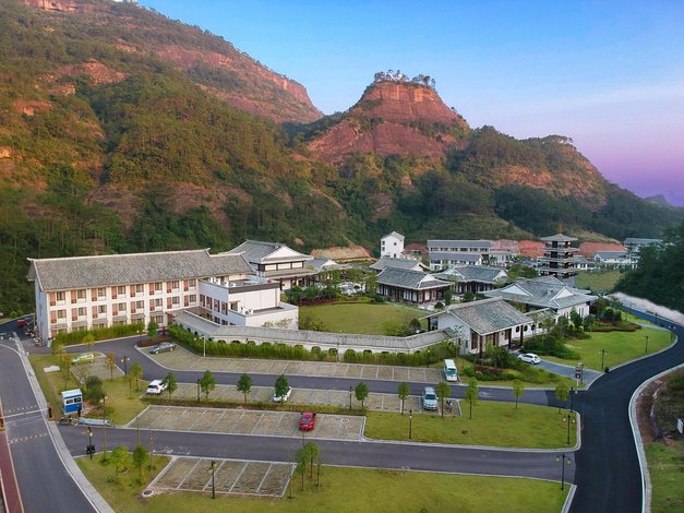 【容县养心学院酒店】地址:石寨镇石寨村都峤山风景内 – 艺龙旅行网