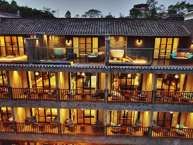 凤凰等你来三生三世·艺术民宿