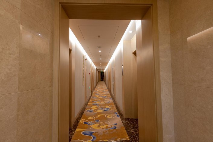 承德华冠假日酒店
