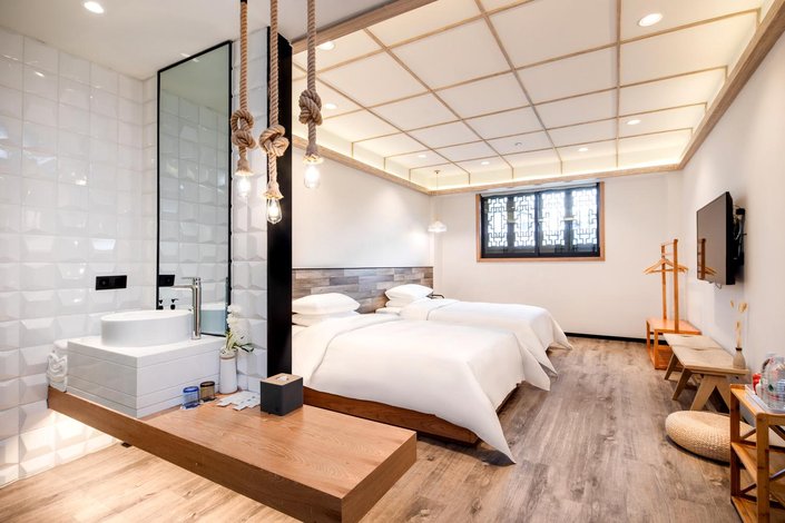 盐城大纵湖东晋水城开元颐居酒店