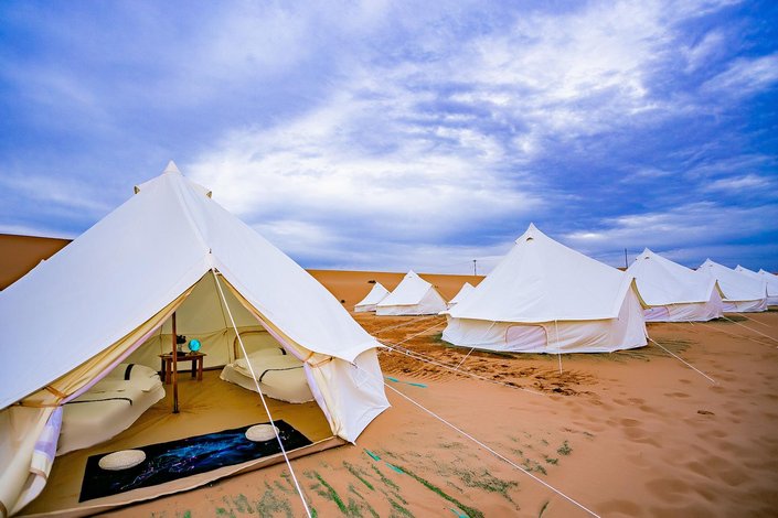 库木塔格沙漠露营图片