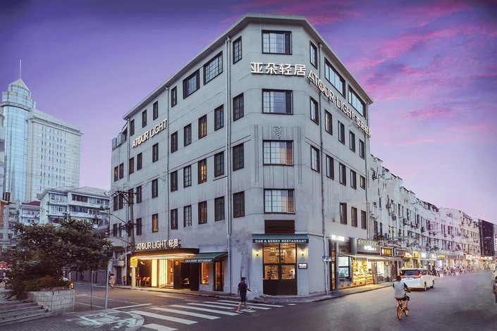 上海人民广场南京东路亚朵轻居酒店