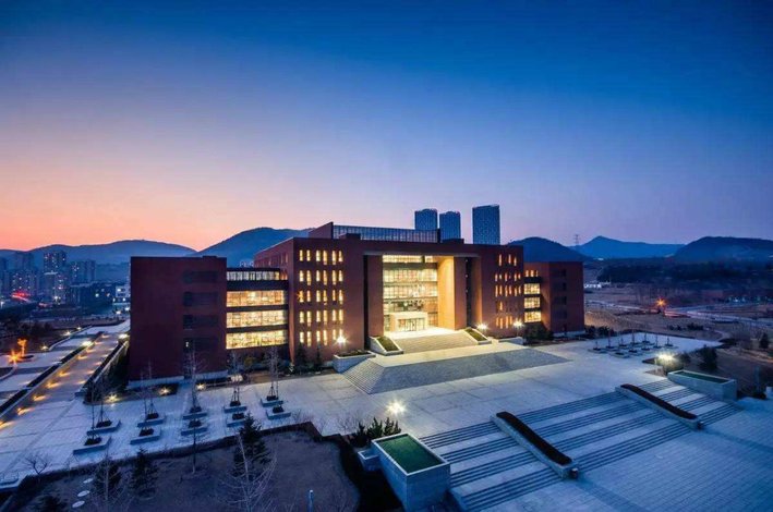 【大连印象空间客栈】地址:大连市甘井子区凌水路41号(理工大学西南门