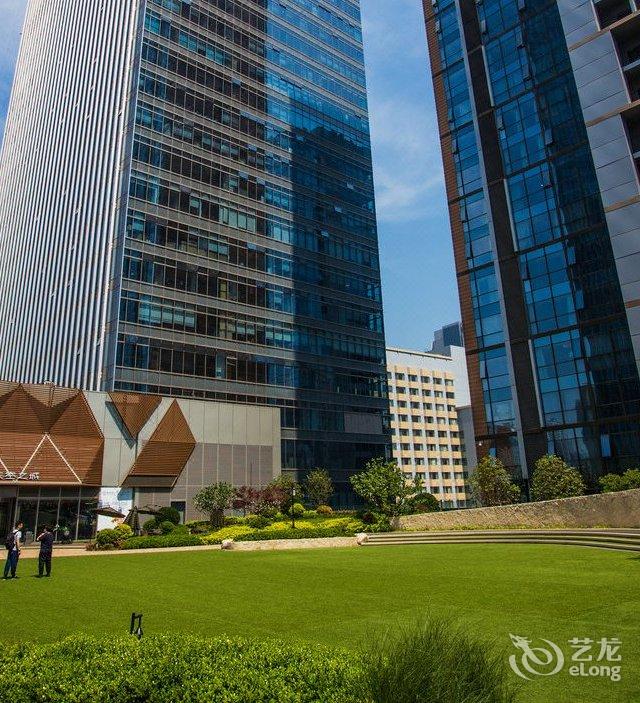 慕舍贝格酒店公寓青岛万象城奥帆五四广场店
