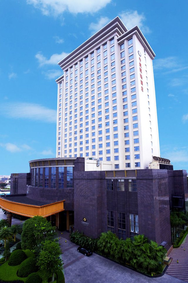 联系地址:东坑镇中兴大道北8号(东坑大道北与中兴大道交汇口) 酒店