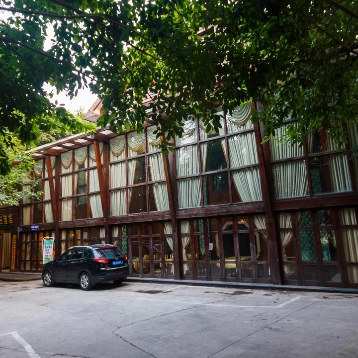 重庆枫丹假日酒店,地址:大渡口区春晖路18号,预订价格,联系电话,地址位置【同程酒店】