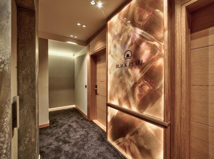 黑珍珠奢華套房酒店
