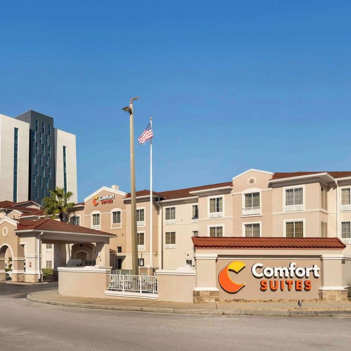 Comfort Suites Downtown