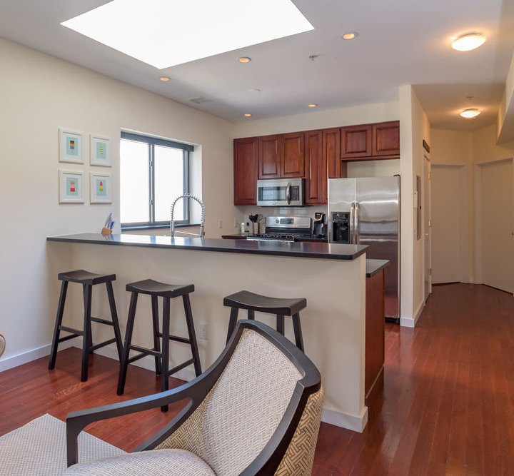 Deedee's Hideaway on Grove