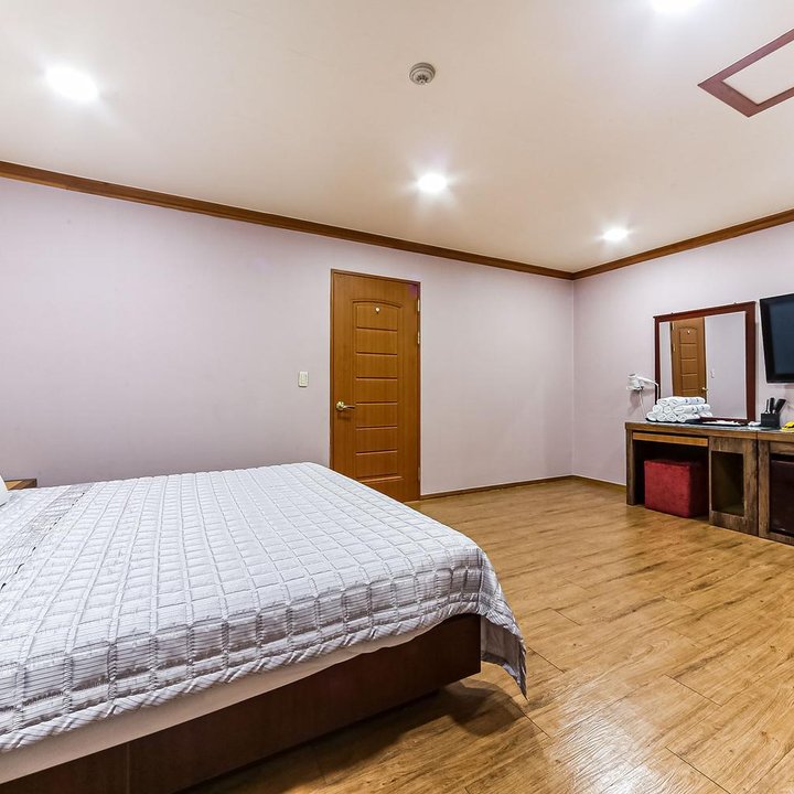 Busan Yeongdo Taejong Parktel