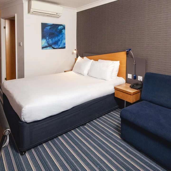 Holiday Inn Express Birmingham - Oldbury