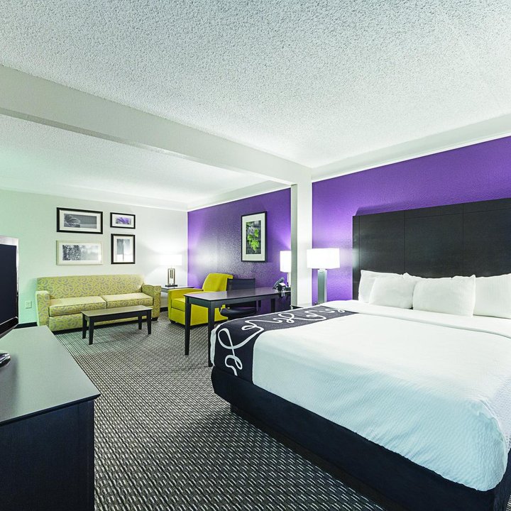 La Quinta Inn & Suites by Wyndham San Antonio Downtown