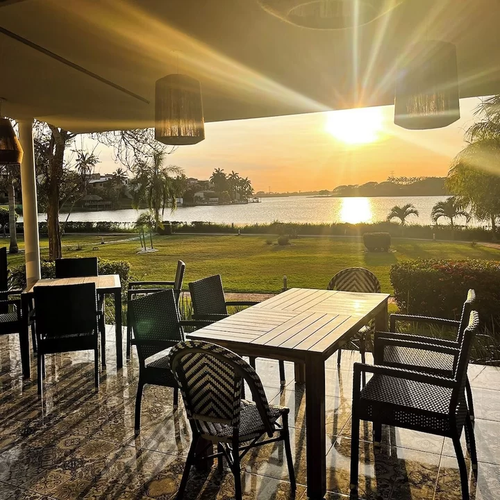 坦皮科嘉年華旅館