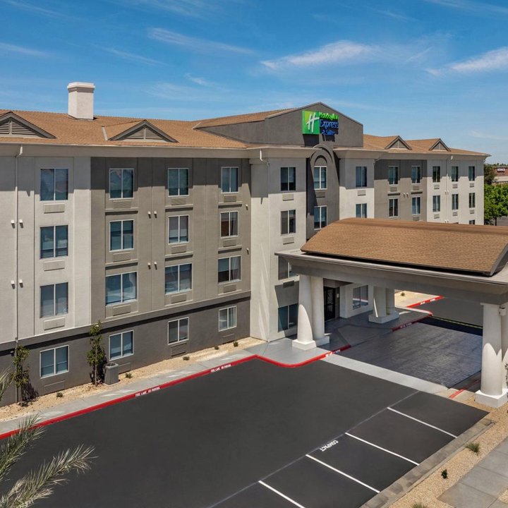 Holiday Inn Express Hotel & Suites River Park by IHG