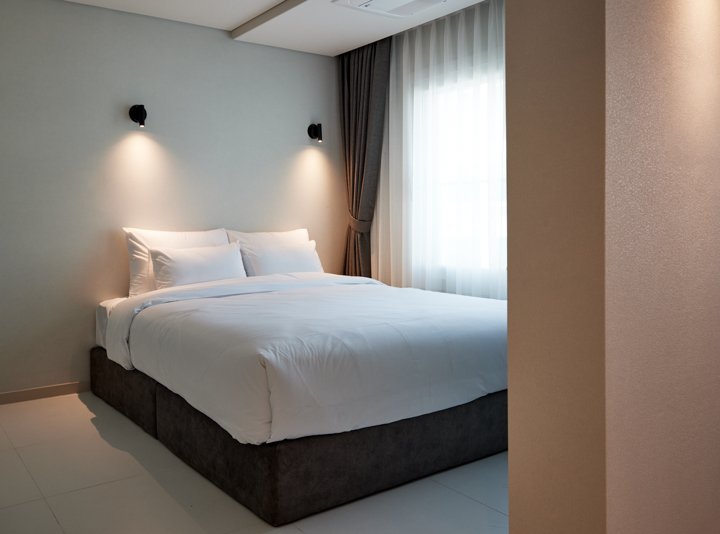 The Connoisseur Residence Hotel