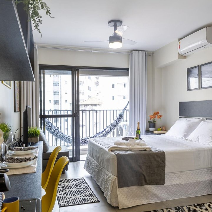 奧羅拉保利斯塔納公寓，距離共和國地鐵站只有幾步之遙