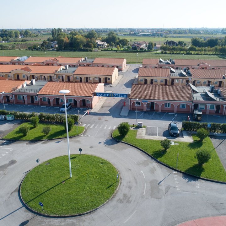 威尼斯汽車酒店