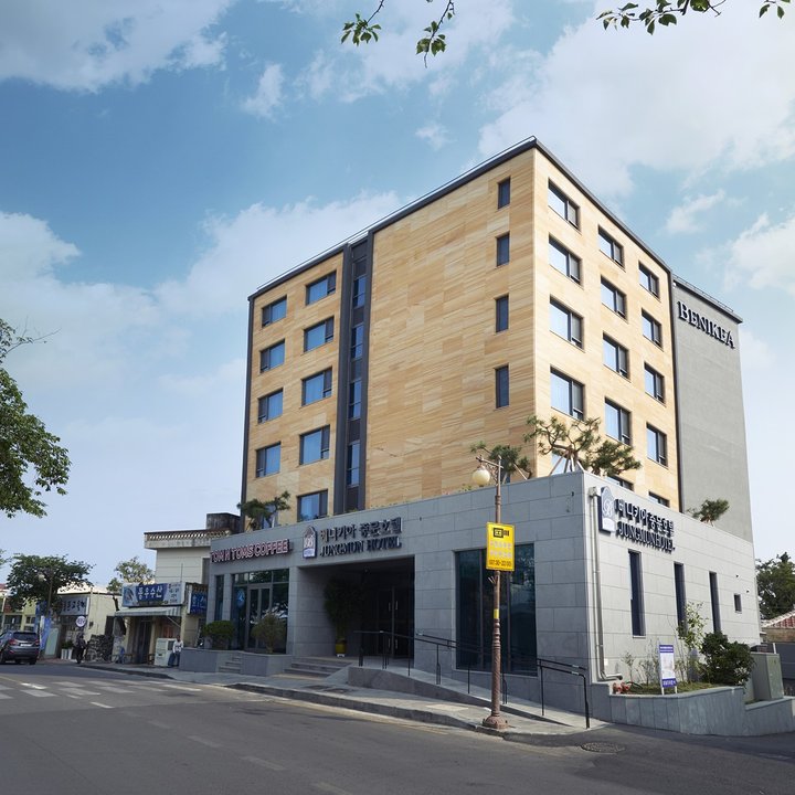 本昵客雅中文酒店