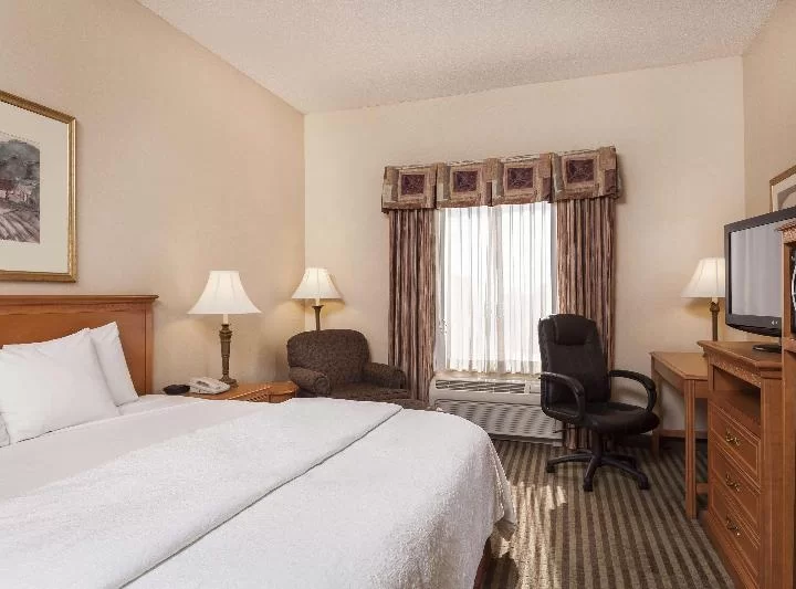 Hampton Inn & Suites Addison