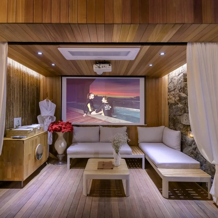 Bayhill Pool & Villa