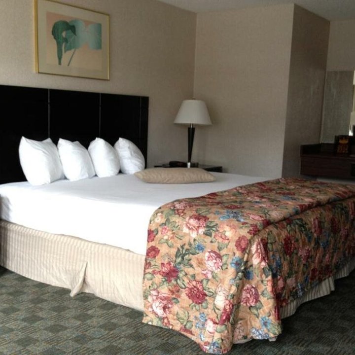 Ramada by Wyndham Anaheim Convention Center