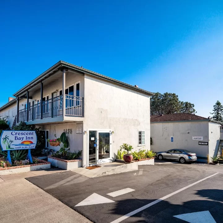 拉古納海灘月牙灣酒店