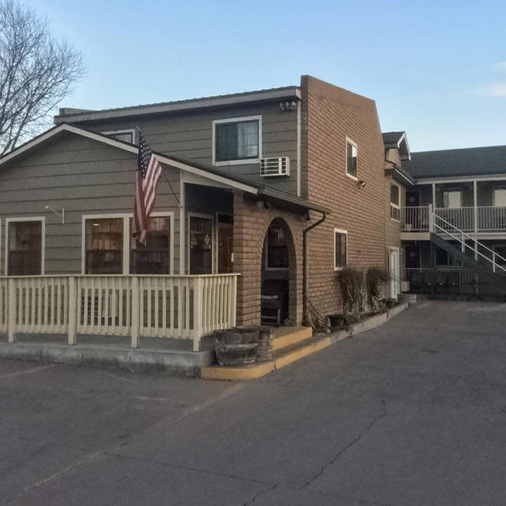 蒙特羅斯溫德姆速8酒店