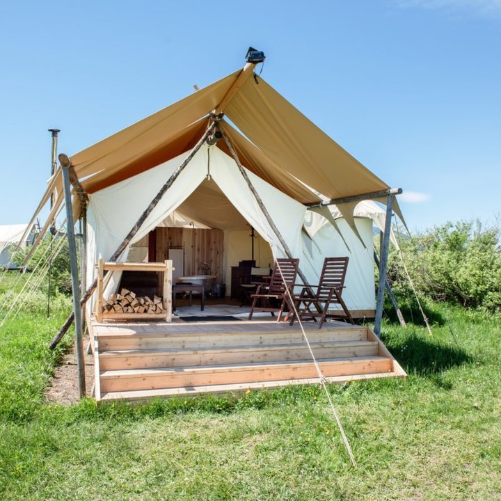 西黃石部帆布下酒店