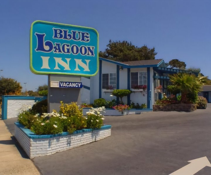 蒙特雷壁爐酒店