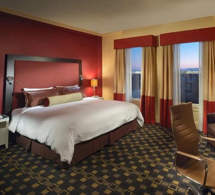 沙特克廣場酒店