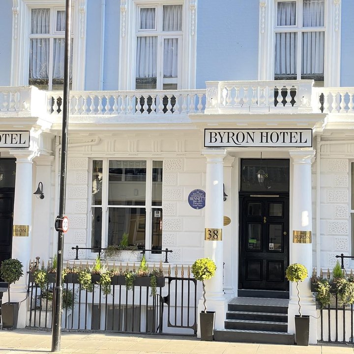 Byron Hotel