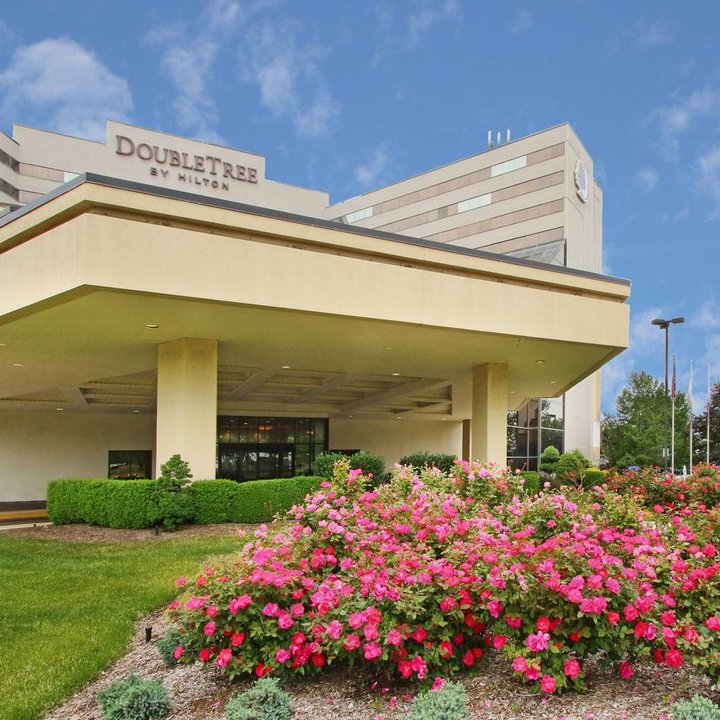 DoubleTree by Hilton Hotel Newark Airport