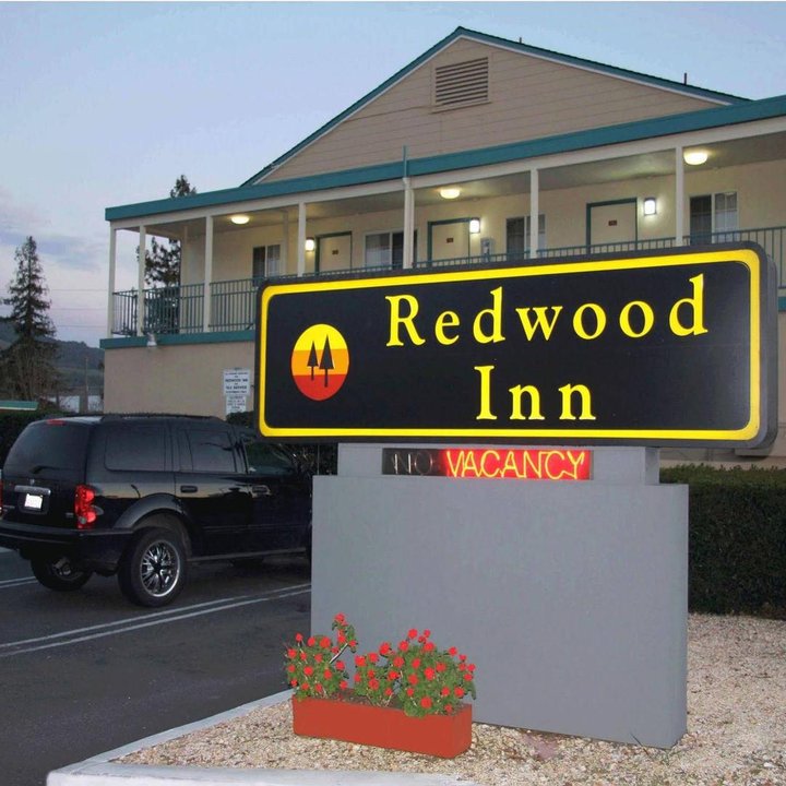 Redwood Inn