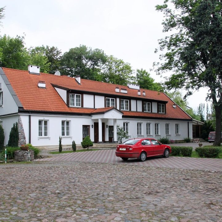 Dedek Park - Historyczny Dworek w pięknym Parku Skaryszewskim Obok Stadionu Narodowego